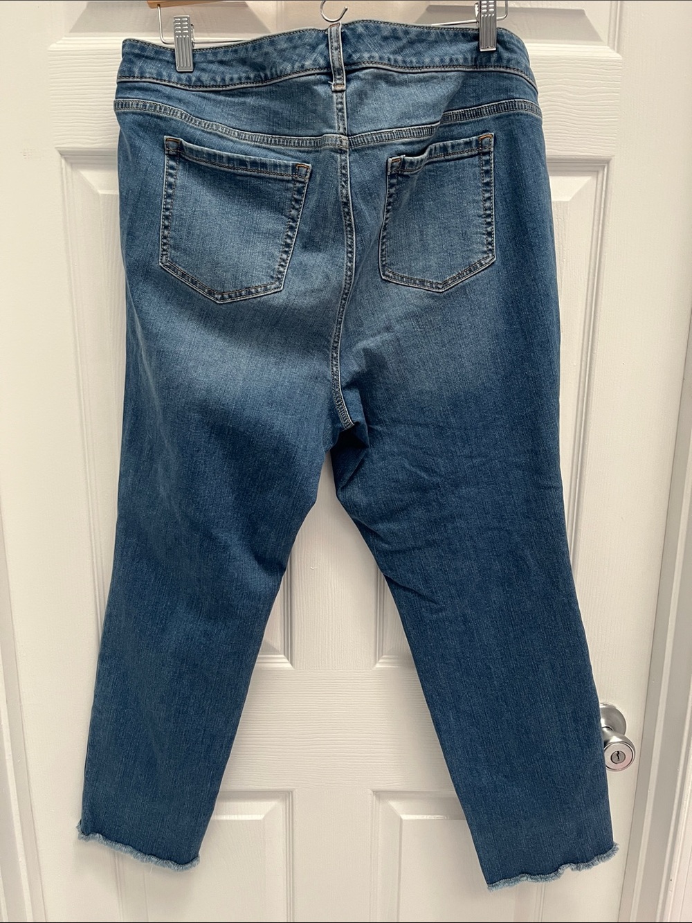 torrid Boyfriend Jeans in Medium Blue Wash - Picture 3 of 4